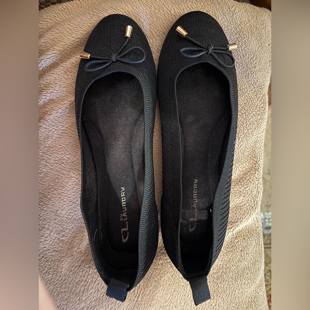 CL by Laundry 9.5 Black Ballet Flats with Decorative Bow